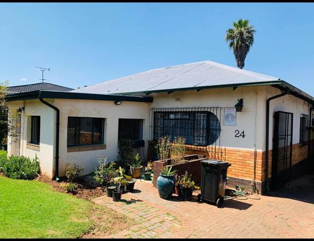 3 BEDROOM HOUSE FOR SALE IN CROSBY